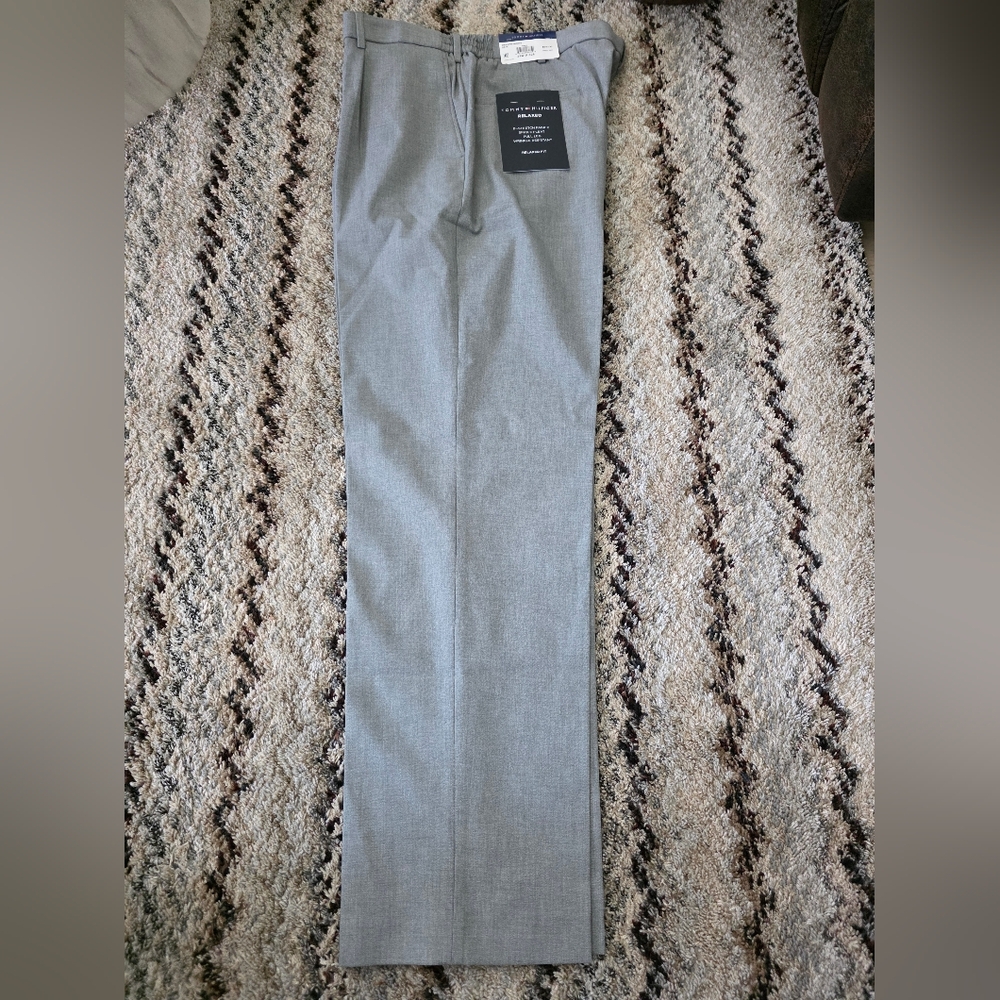 Tommy Hilfiger Mens Dress Pants 36x32 Wrinkle Free Grey Career $95 Relax Fit